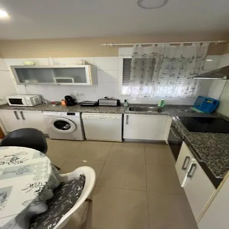 ático Y Garaje, Apartamento *